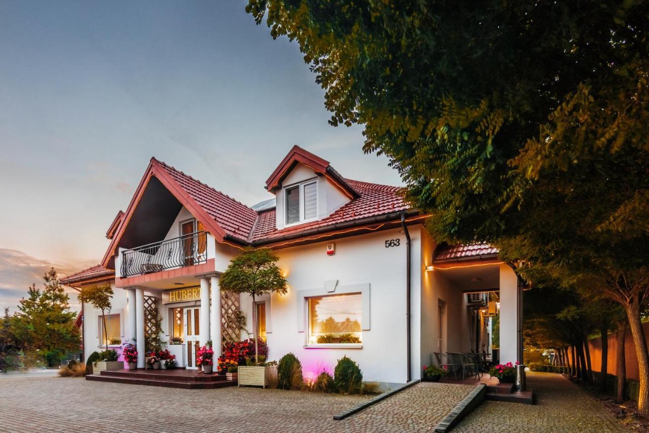 Hotel Hubertus à Wola Rzedzinska Extérieur photo