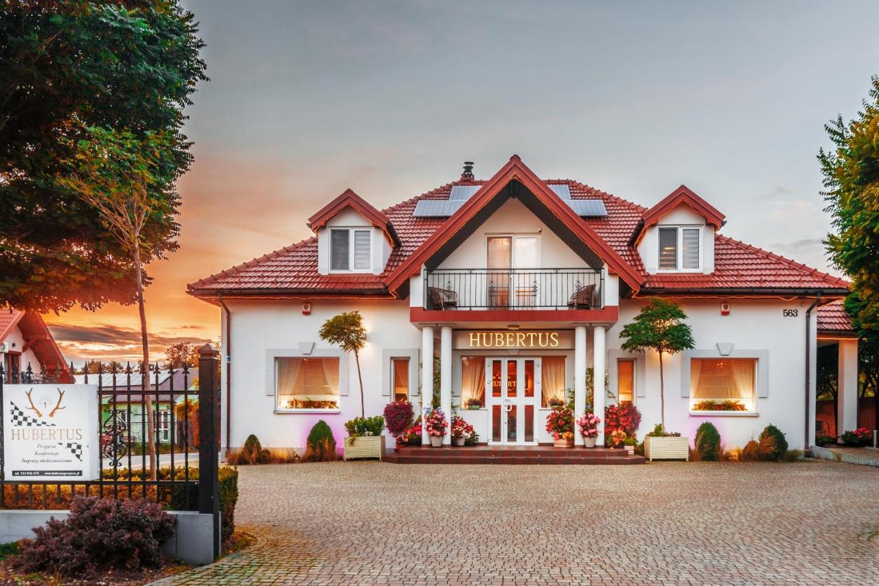 Hotel Hubertus à Wola Rzedzinska Extérieur photo