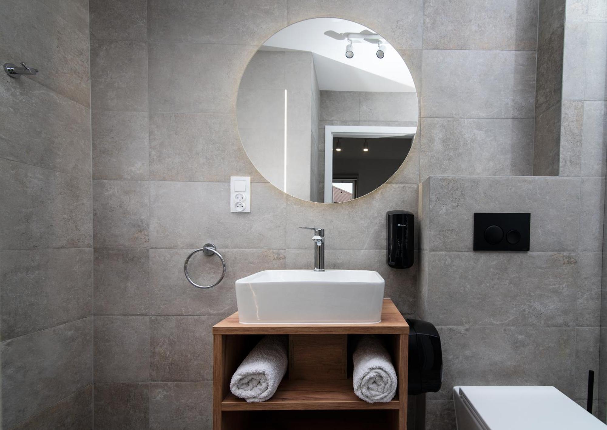 Hotel Hubertus à Wola Rzedzinska Extérieur photo